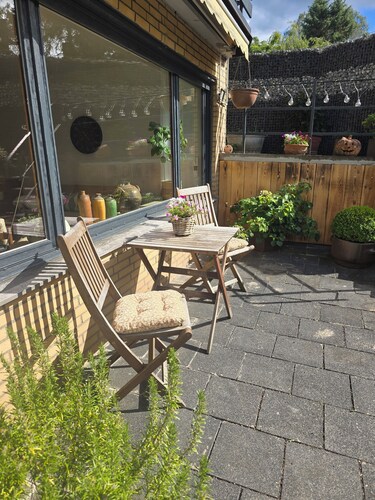 Cozy vacation apartment with small garden
