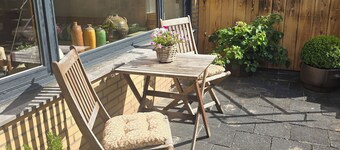 Cozy vacation apartment with small garden