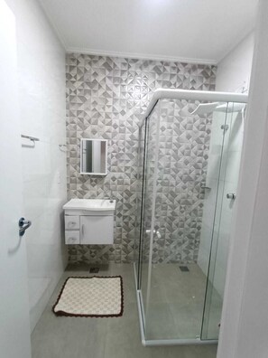 Shower, bidet, towels, toilet paper - HOME COMFORT (foz do iguaçu)