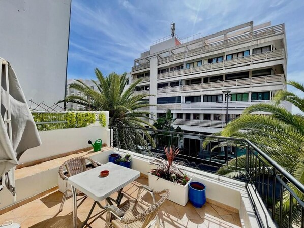 Outdoor dining - Merry Studio Hotel (Agadir)