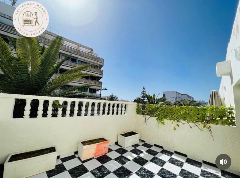 Apartamento, sacada, vista para a cidade | Terraço/pátio