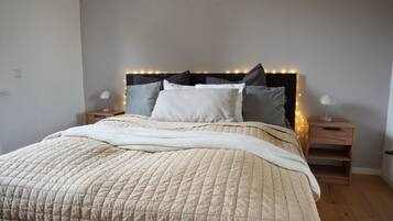 Silitysrauta/-lauta, ilmainen Wi-Fi, vuodevaatteet