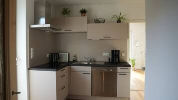 Refrigerador, horno, parrilla de estufa y lavavajillas