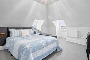 10 bedrooms, iron/ironing board, travel cot, WiFi - 10BR North WW Beach Home - Sleeps 22! (North Wildwood)