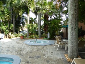 Outdoor spa tub - Entire 1-bedroom condo/suite in charming Fort Lauderdale steps to the beach. (Fort Lauderdale)