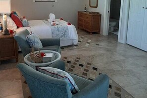 Room - Beautiful Queen Beach Villa (Rolleville)