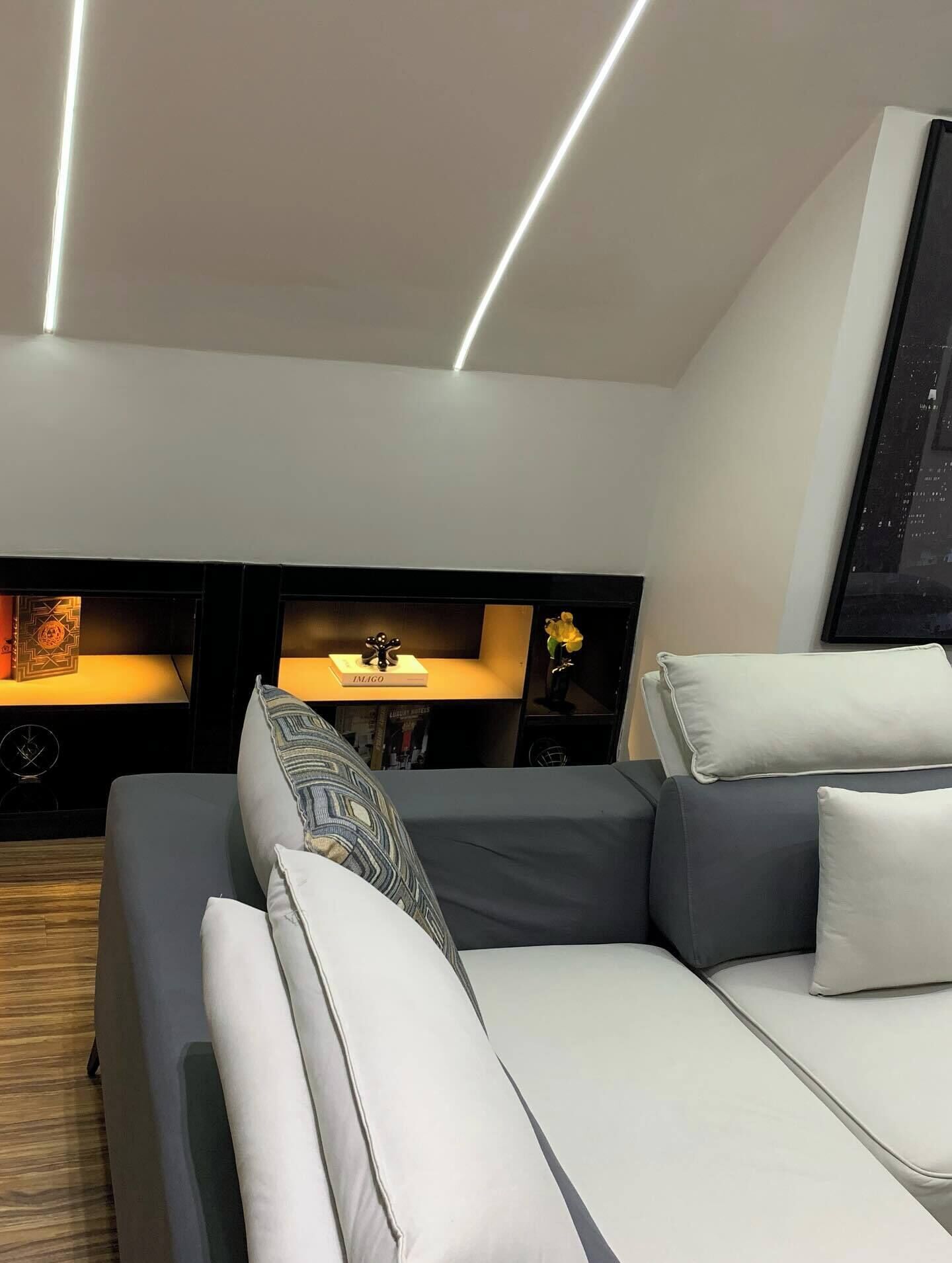 Quarto luxo, sacada, vista para a cidade | Parte interna