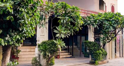 Townhouse Chandpole Metro Station 3