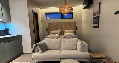 New & modern guest house 70 metres from the fjord