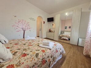 3 bedrooms, in-room safe, desk, iron/ironing board - Independent Villa in Alcamo for real Pet Lovers, large garden space and relaxation (Alcamo)