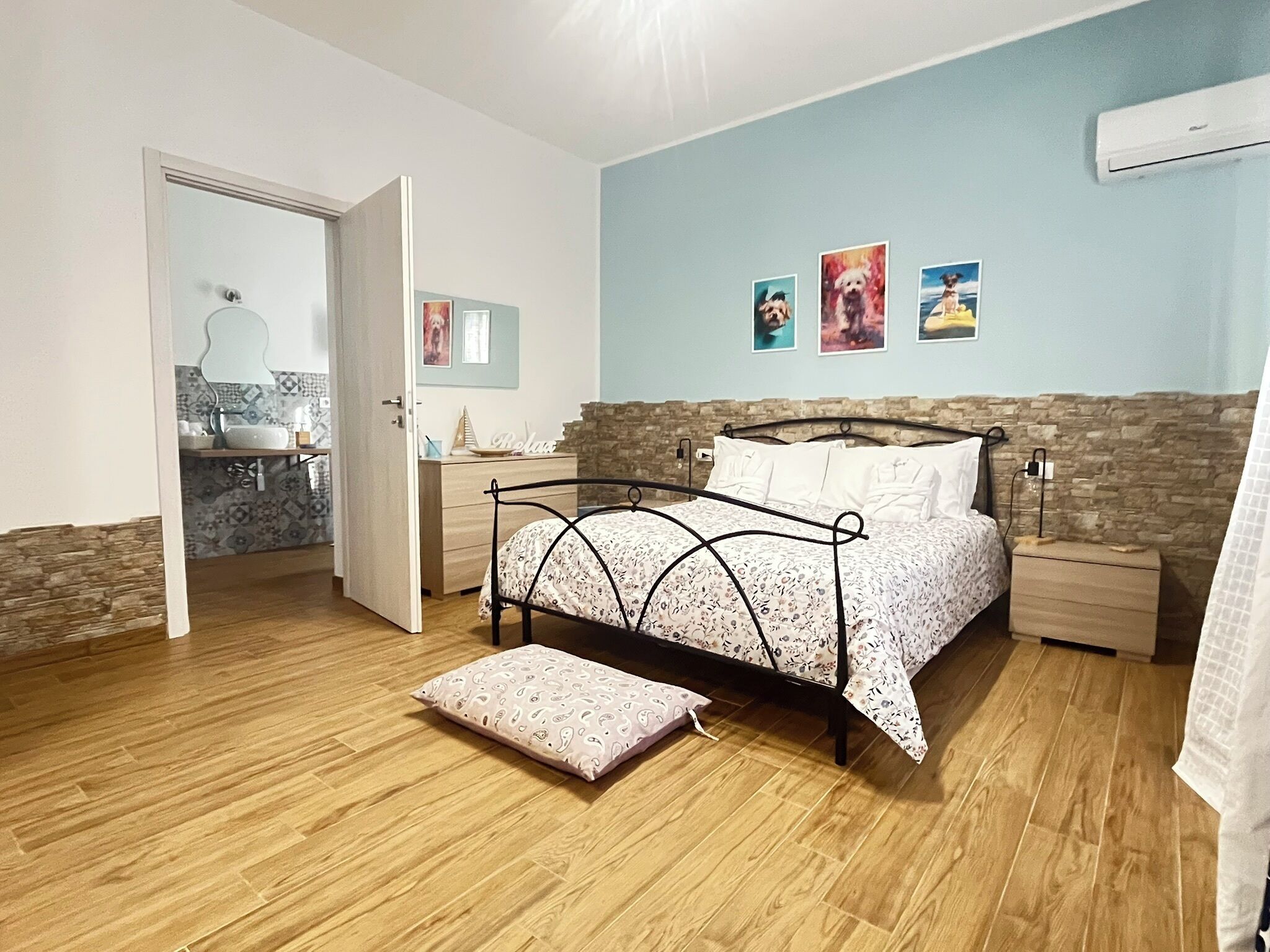 3 bedrooms, in-room safe, desk, iron/ironing board