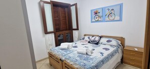 2 bedrooms, iron/ironing board, Internet, bed sheets - Lighthouse to the Horizon (San Vito Lo Capo)