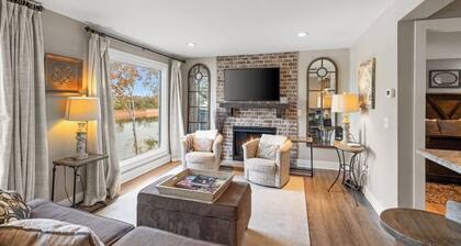 NEWLY LISTED & Remodeled Condo, Pool, & Free Park .7 Mile to Broadway 🎸🎶🪕🎼🎻🎵