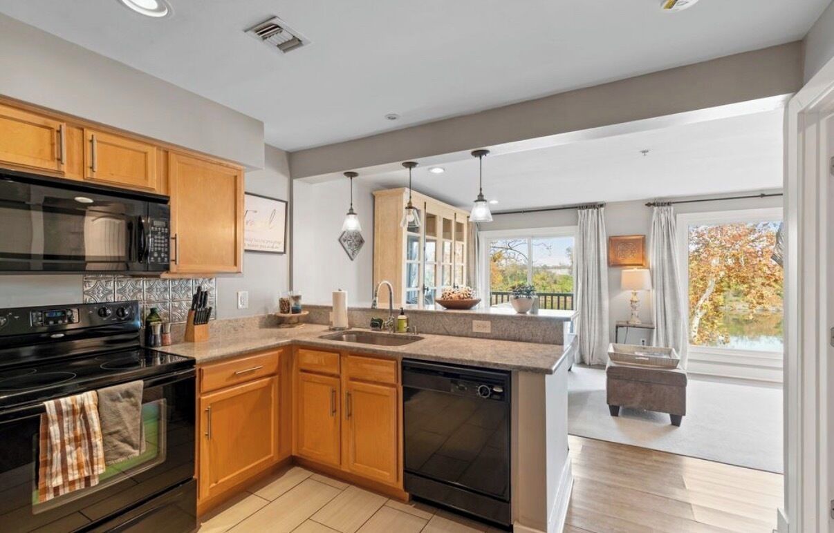 冰箱、微波炉、烤箱、炉灶