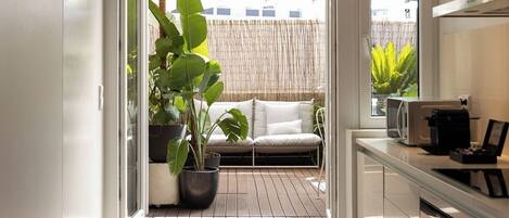 Réfrigérateur, micro-ondes, four, plaque de cuisson