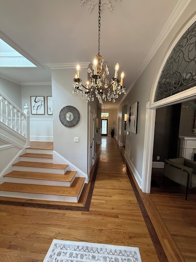 Charming & Spacious Historic Charlotte Home- in the heart of the city