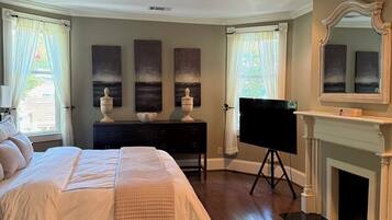 5 bedrooms, iron/ironing board, WiFi, bed sheets