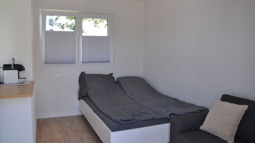 Surf Shack 2 - Room close to the sea, shared bathroom, WLAN, shared garden