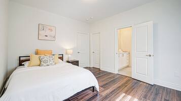 4 chambres, fer et planche à repasser, accès au Wi-Fi (inclus)