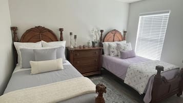 3 habitaciones, tabla de planchar con plancha y wifi gratis