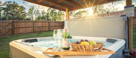 Tina de hidromasaje al aire libre