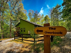 Exterior - Cozy Cabin w/Hot Tub + Screened Porch A True Red River Gorge Escape (Beattyville)