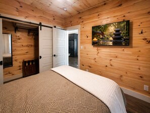2 bedrooms, desk, iron/ironing board, free WiFi - Cozy Cabin w/Hot Tub + Screened Porch A True Red River Gorge Escape (Beattyville)