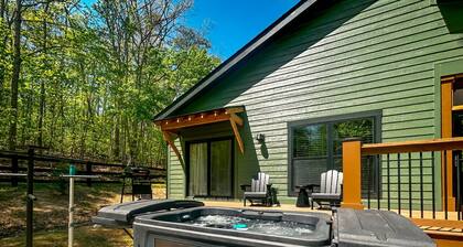 Cozy Cabin w/Hot Tub + Screened Porch A True Red River Gorge Escape