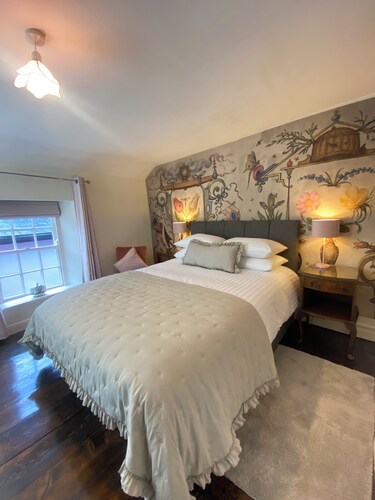 Quaint Irish Cottage in the very heart of Kinsale Town