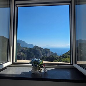 Interior - GREEN NEST with a sea view (Amalfi)