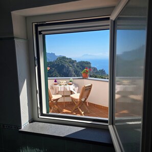 Interior - GREEN NEST with a sea view (Amalfi)
