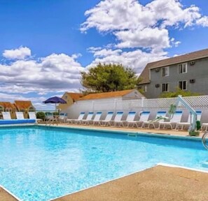 Indoor pool, outdoor pool