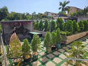 Outdoor dining - BORA HOTEL (Ngwo)