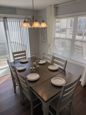 Dining - 3BR/2BA Beach House • Sleeps 10 • Walk to Beach • Epic Sunsets • Near Cape May (Lower Township)