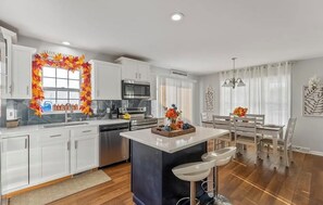 Fridge, microwave, oven, stovetop - 3BR/2BA Beach House • Sleeps 10 • Walk to Beach • Epic Sunsets • Near Cape May (Lower Township)