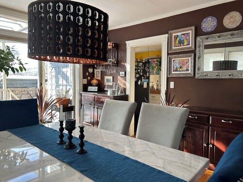 Delightful 3-bedroom home with private backyard garden oasis - near Brown, RISD