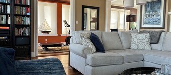 Delightful 3-bedroom home with private backyard garden oasis - near Brown, RISD