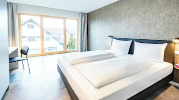 Apartment XL | Schreibtisch, laptopgeeigneter Arbeitsplatz, Bügeleisen/Bügelbrett