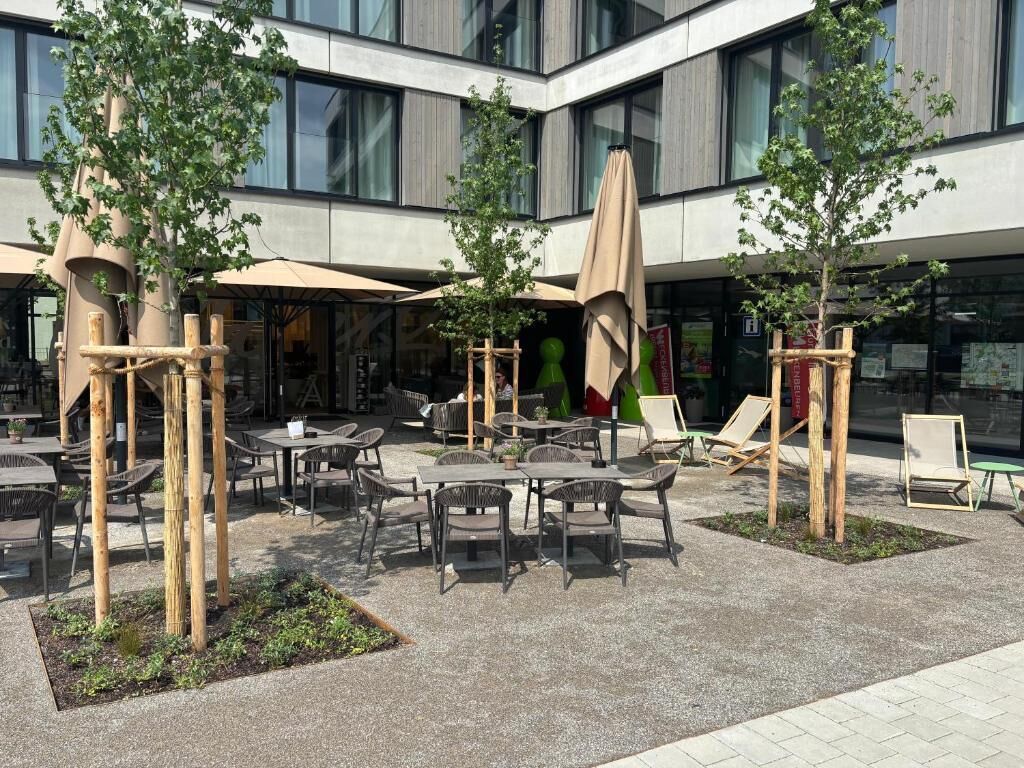 Tempat makan outdoor