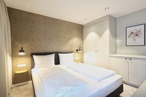 Apartment | Meja, ruang kerja komputer riba, seterika/papan seterika, Wi-fi percuma 