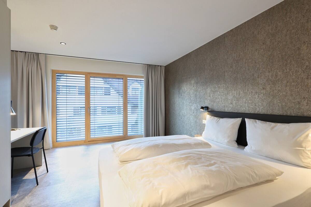 Desk, laptop workspace, iron/ironing board, free WiFi