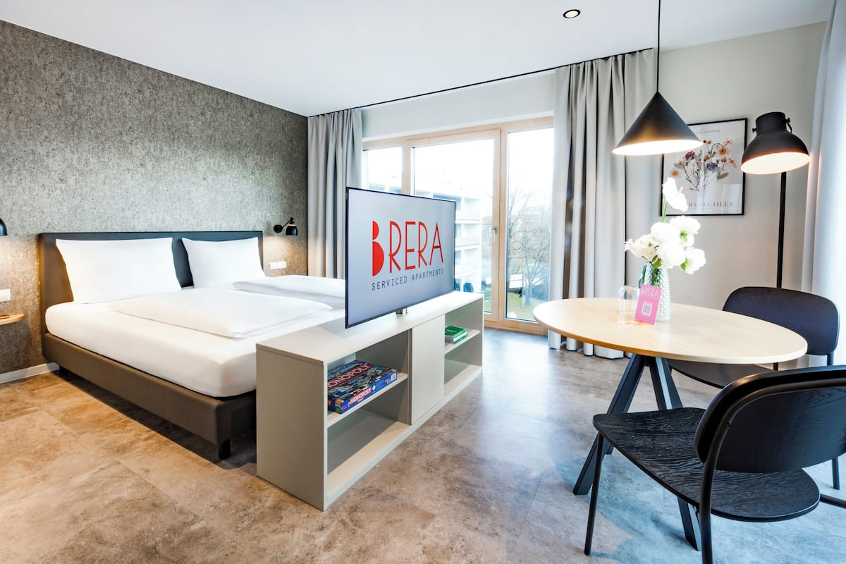 Apartment | Desk, laptop workspace, iron/ironing board, free WiFi