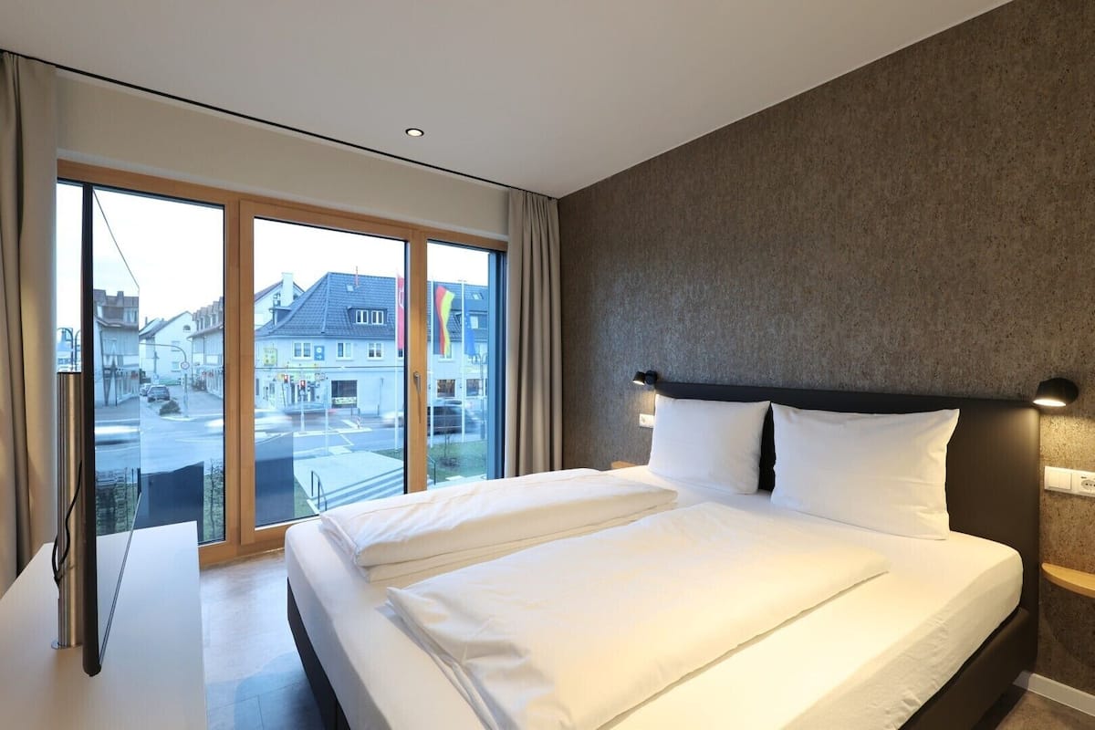 Desk, laptop workspace, iron/ironing board, free WiFi