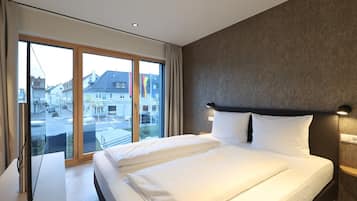 Desk, laptop workspace, iron/ironing board, free WiFi