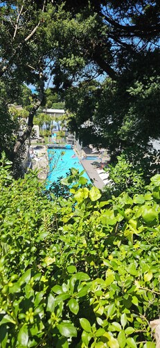 Quintessential Caravan/Cabin in campground with gym, heated pool, 2mins to beach