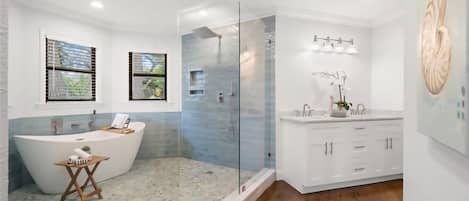 Shower, jetted tub, hair dryer, towels