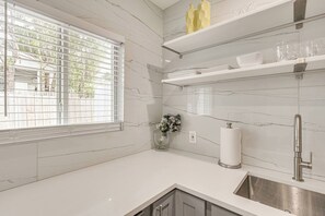 Interior - Walk to Dining & Nightlife! Chic Apt Near Las Olas (Fort Lauderdale)
