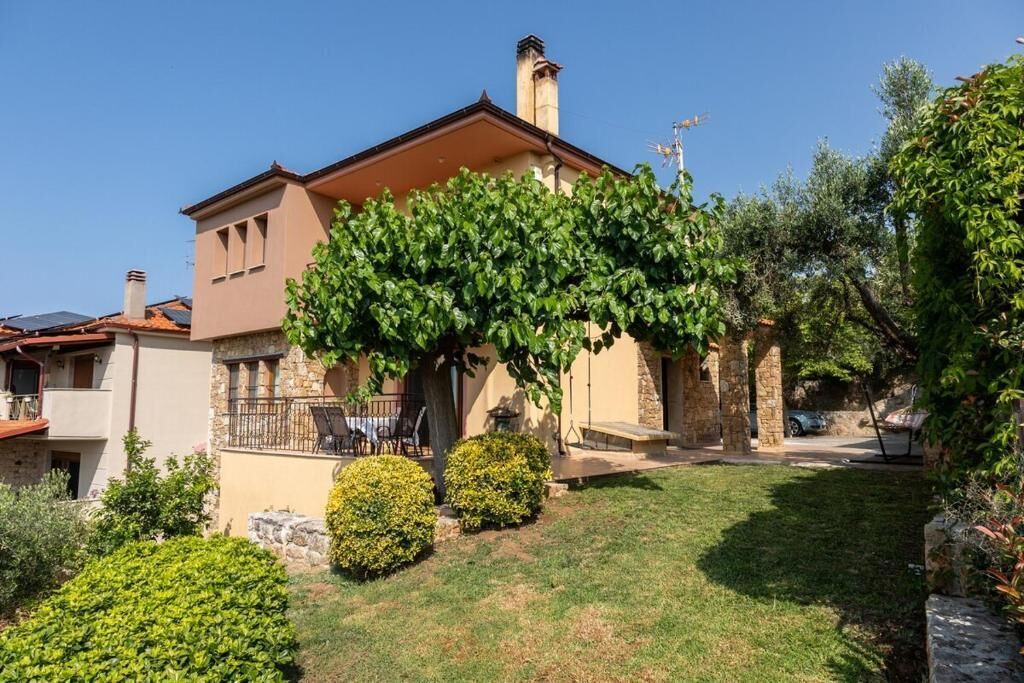 Three Bedroom Maisonette with Private Pool | Exterior