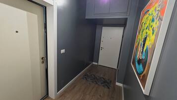 ์ปดํฌํธ ์คํ๋์ค, ๋ฐ์ฝ๋, ํด๋ณ ์ ๋ง | ๋ด๋ถ