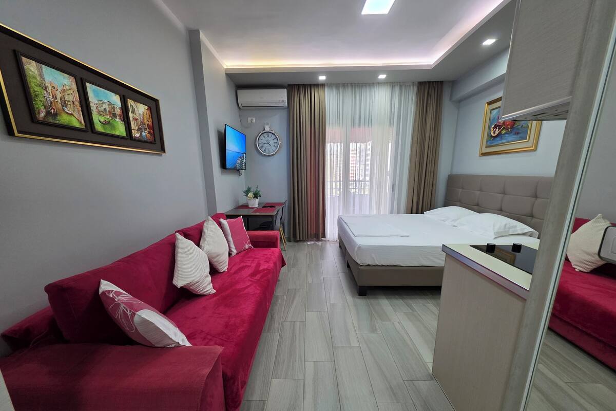 Comfort Studio, Balcony, Beach View | Iron/ironing board, free WiFi